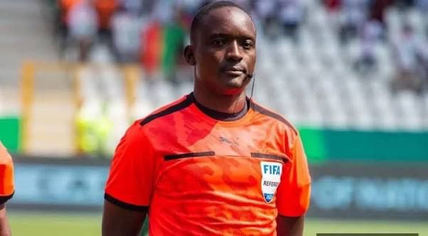 حكم من بنين يقود مباراة الأهلي والجيش الملكي