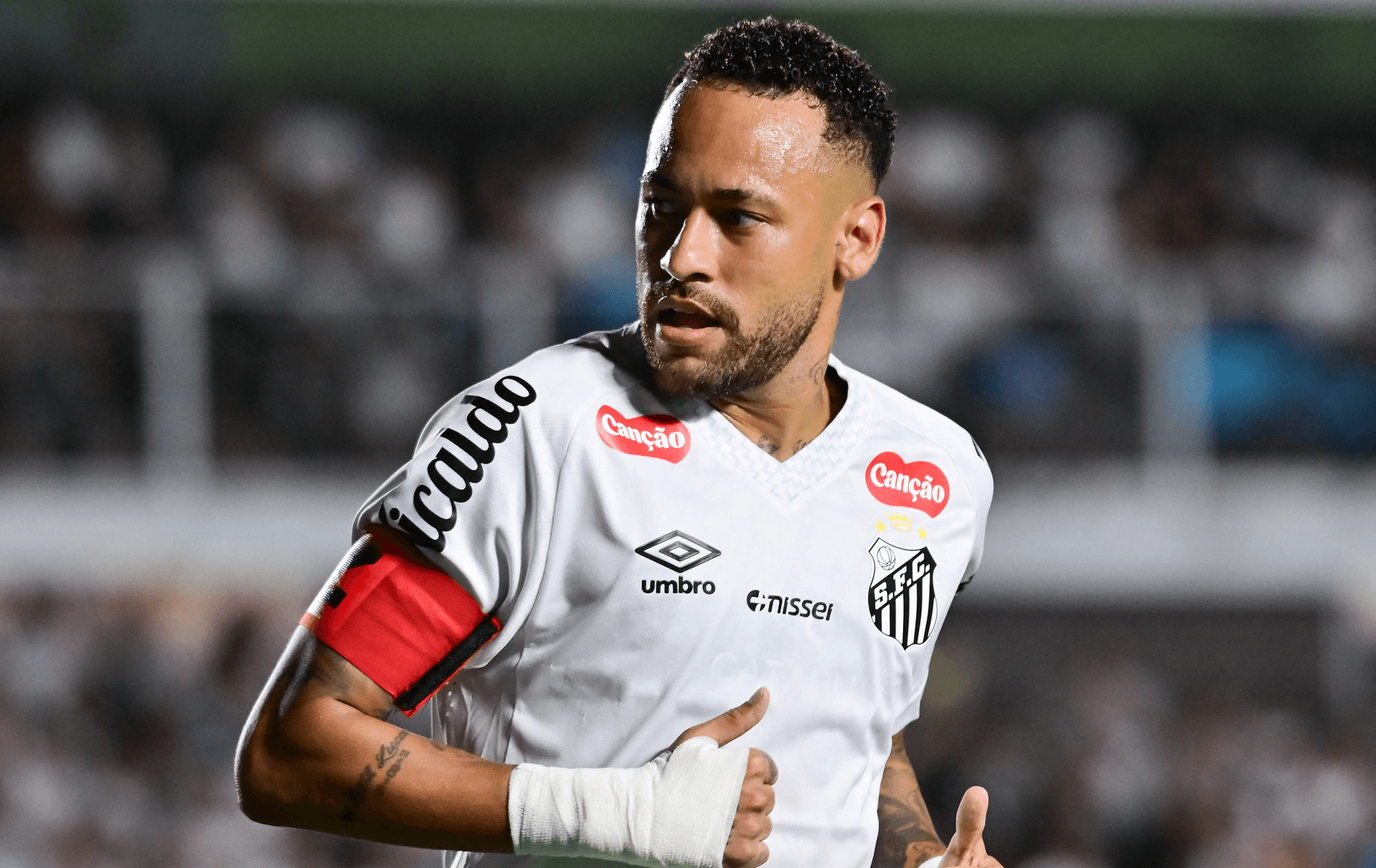 نيمار يتعافى من الإصابة ويعود إلى اللعب مع سانتوس