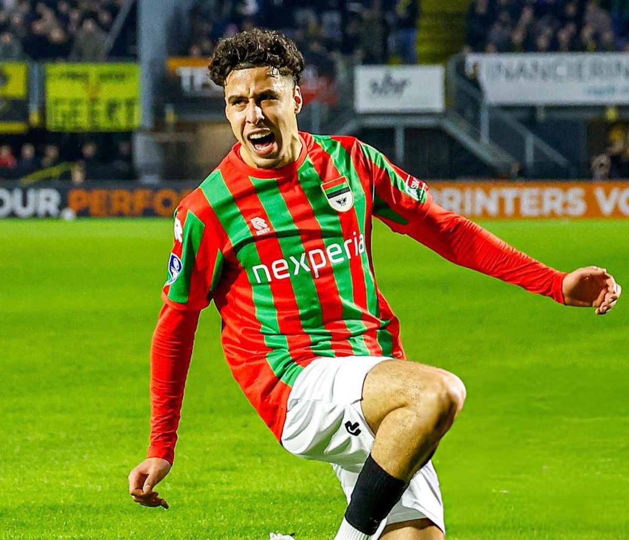 أوعيسى ينافس على "جائزة كرويف" لأفضل لاعب شاب في هولندا