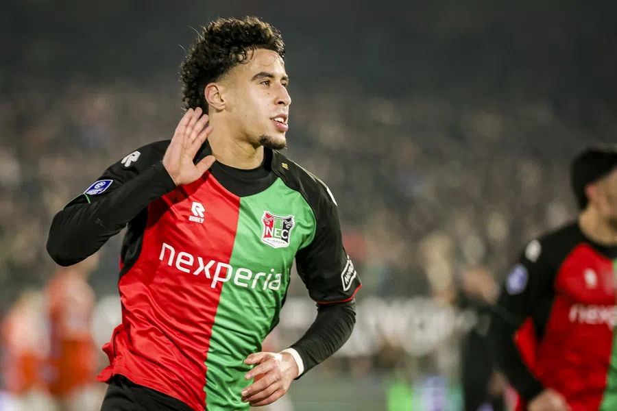 فاينورد يستهدف اوعيسى .. واللاعب يقبل بالعرض
