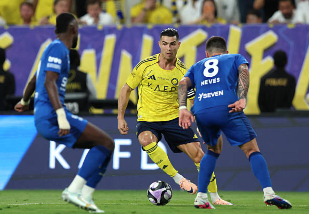 النصر يتعادل مع الهلال ويؤجل حسم لقب الدوري السعودي لرونالدو