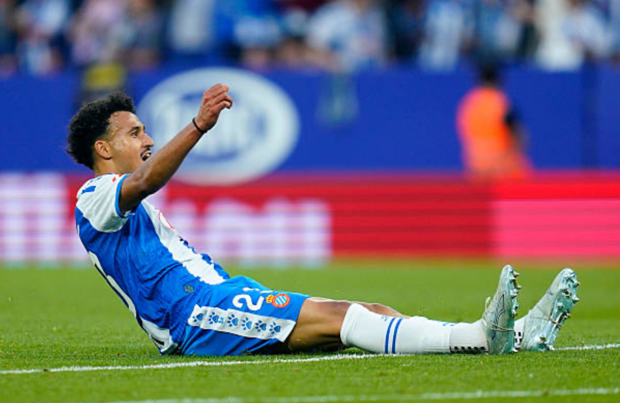 عمر الهلالي ينجح في البقاء مع إسبانيول ويشعل آمال الفريق في الدوري الإسباني