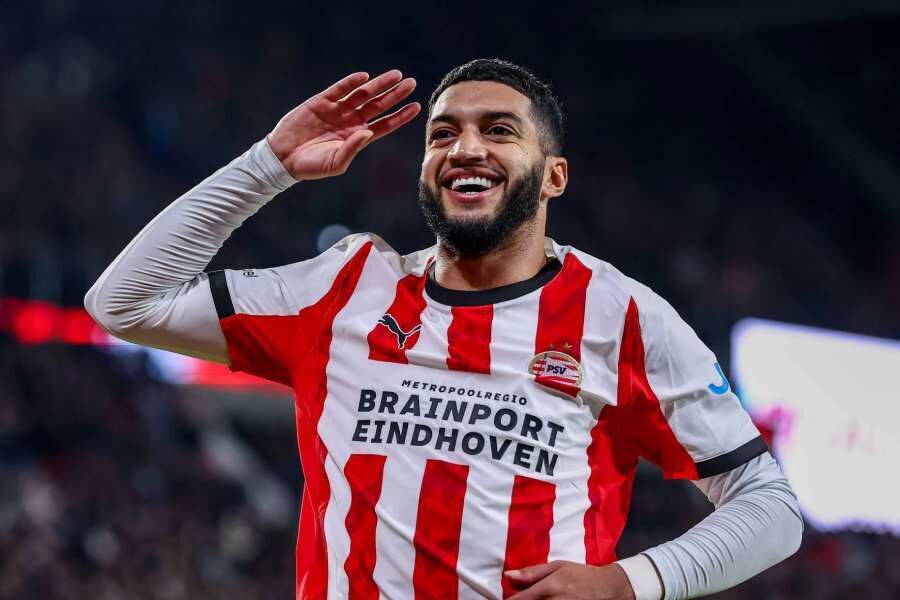 كومباني يخطط لاستغلال مهارات صيباري في مركز صانع الألعاب ببايرن ميونيخ