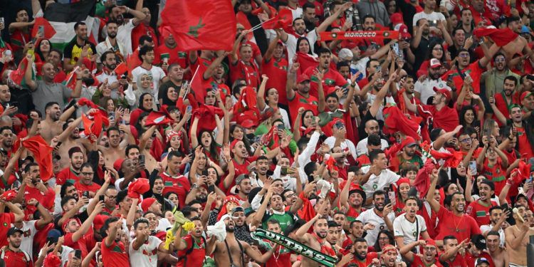 الجمهور المغربي يستعد لصنع الحدث في ملعب ميتلايف أمام البرازيل