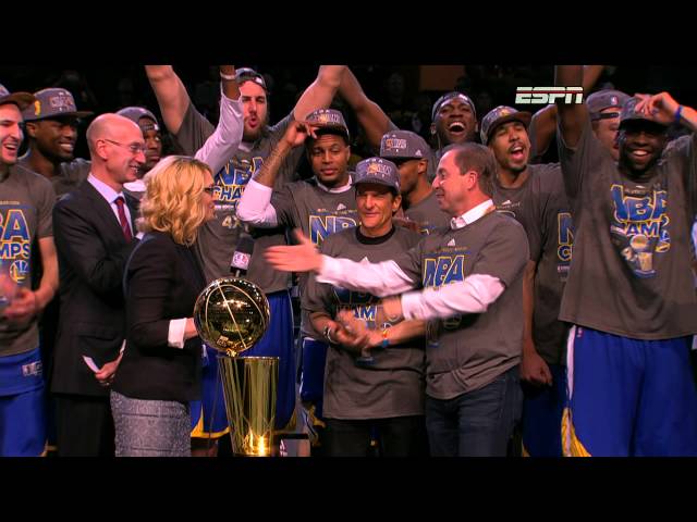 The Warriors Receive the 2015 Championship Trophy