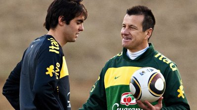 دونغا يستدعي كاكا إلى السليساو