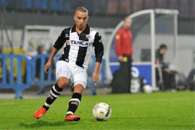 بلحساني يسجل بإمتاع ويذل تيغادويني