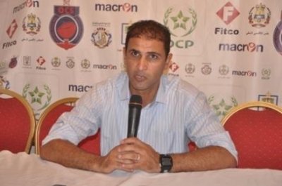 فرتوت يلزم اللاعبين بالزي الموحد في التداريب