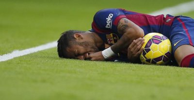 كابيلو: نيمار مهاجم رائع ولكن لا أتحمل رؤيته يقع باستمرار