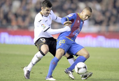 أول تمريرة لنبيل الزهر والعدوة خارج اللائحة