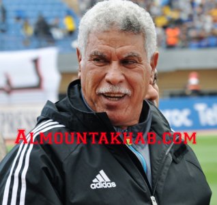 مكتب الدفاع يتمسك بالمدرب شحاتة