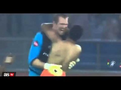 فيديو..لاعب يتلاعب بنصف فريق ويسجل هدف اسطوري !