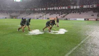 الكراطة تبعث بالملاعب الفرنسية