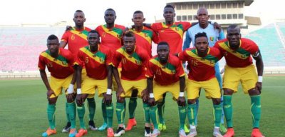 غينيا تهزم الجزائر قبل ملاقاة المغرب