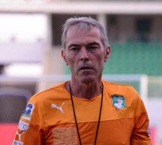 ميشيل دوسيي ل المنتخب : فزنا على منتخب كبير