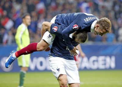 الإصابة تحرم ريال مدريد من جهود بنزيمة ثلاثة أسابيع