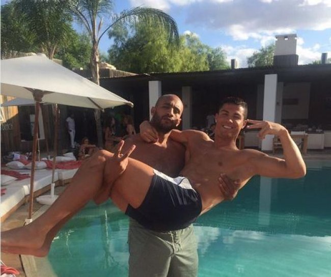 بدر هاري حقق رقما عجزت عنه وزارة السياحة