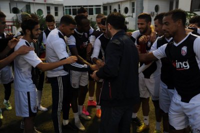 الرئيس المنتدب لفريق المغرب التطواني يجتمع باللاعبين