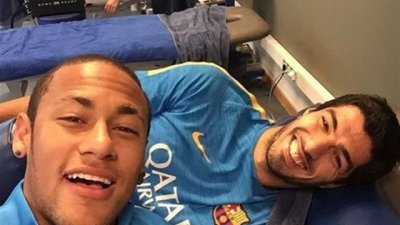 صورة - نيمار: سيلفي والمصابين خلفي