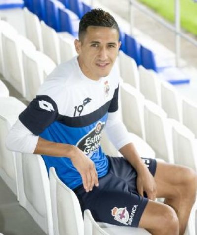 الزاكي يطير صوب فجر للقائه رفقة محترفي الليغا