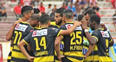 المغرب الفاسي يستعد للرجاء بجميع عناصره