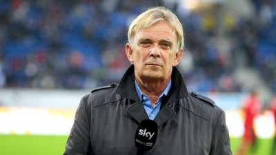 الكاميرون تستغني عن مدربها قبل أسبوعين من بدء مشوار تصفيات كأس العالم