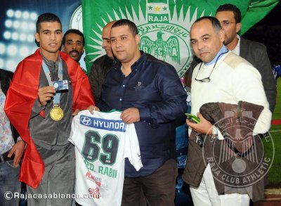 هذه هي مكافاة الرجاء البيضاوي للملاكم ربيعي