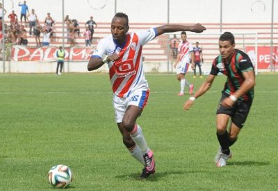 عبدالعظيم خضروف غائب أمام المولودية الوجدية والميموني حاضر