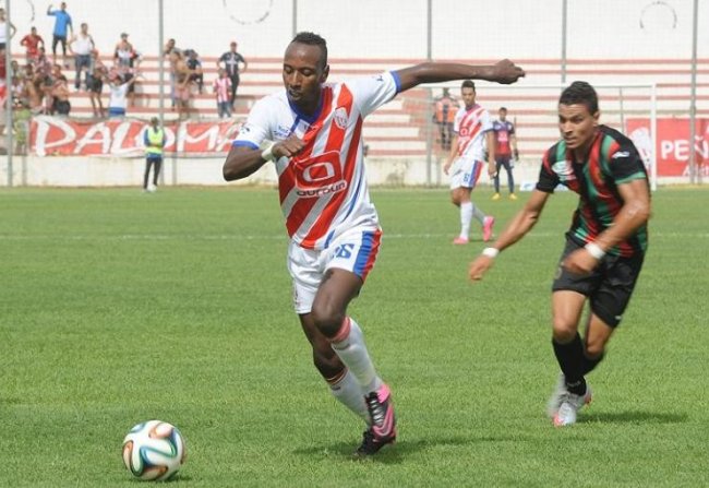 عبدالعظيم خضروف غائب أمام المولودية الوجدية والميموني حاضر