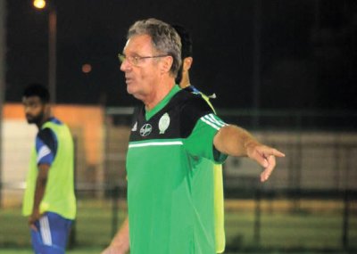 كرول يعوض منحة الكأس بمؤخر الصداق