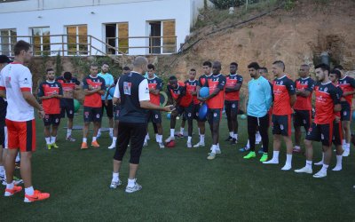 عاجل: الفتح يرغم لجنة البرمجة على تغيير توقيت مباراته