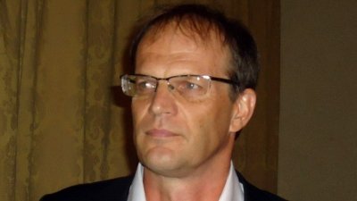 دينيس لافان عوض الطاوسي بالماص