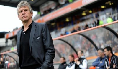 الفرنسي غوركوف سيبقى مدربا لمنتخب الجزائر