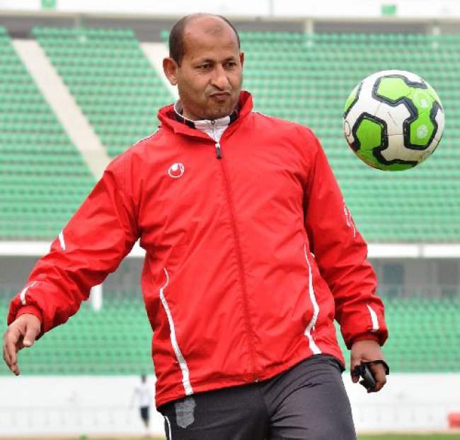 عبد الكبير مزيان مساعد مدرب الحسنية: خسرنا من هفوة دفاعية