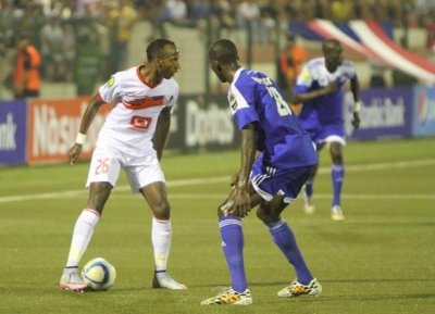 خضروف حاضر أمام النادي القنيطري