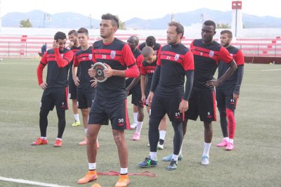 المغرب التطواني يستعد للنادي القنيطري بجميع عناصره