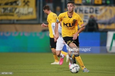 أشبال يولدون في المهجر: هشام فايق.. التيرمومتر الحالم