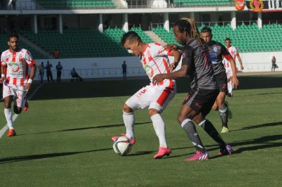 جماهير الحسنية رشقت بالقنينات وقد تصدر عقوبات