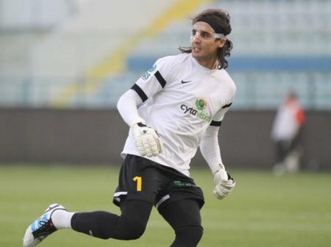 كريم فكروش يعود للعب بقناع إنجليزي