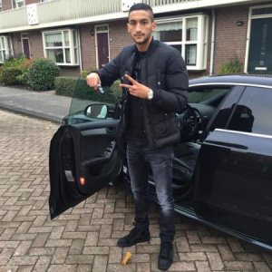 صورة..زياش يتجاهل العروض ويحل بمراكش