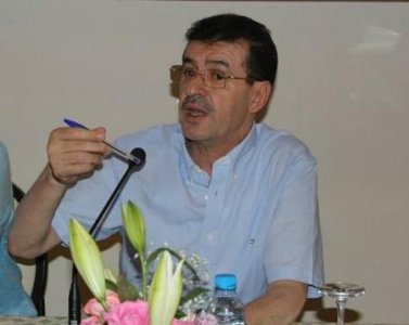 عبد المالك أبرون يؤكد قرب إفتتاح ملاعب خريبكة القنيطرة وأسفي