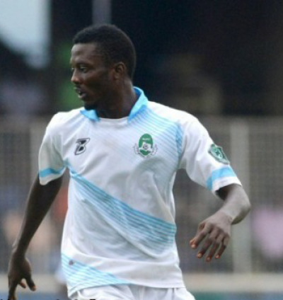 أوياري قريب من التوقيع لأسفي