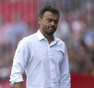 انريكي: اتحمل مسؤولية الخسارة امام الافيس