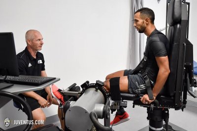 الإصابة تضرب بنعطية وقد تغيبه عن الأسود