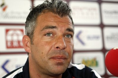 كوسطا ل  المنتخب : المباراة أمام الأسود صعبة