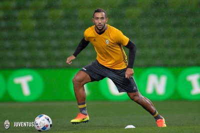 بنعطية يستأنف التداريب