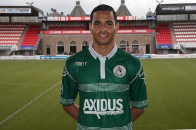 الإصابة حرمت العزوزي من الحضور