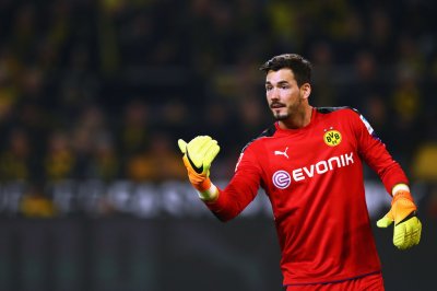 الإصابة تبعد حارس دورتموند شهرين عن الملاعب