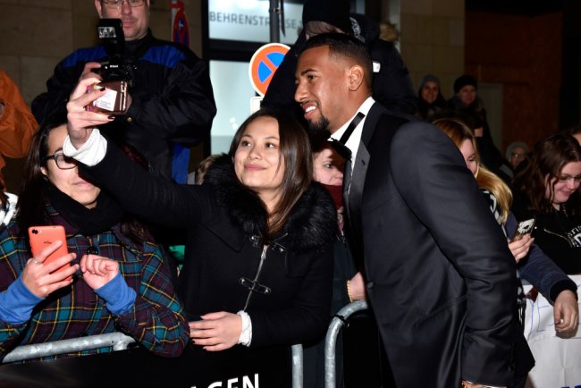 رئيس ميونيخ يدعو بواتينغ الى التواضع وتخفيف نشاطاته غير الرياضية