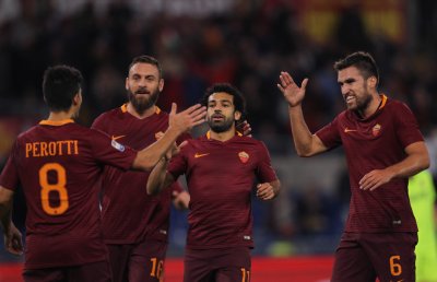 صحيفة إسبانية تشيد بتفوق ثلاثي روما الايطالي على نظيريه لبرشلونة